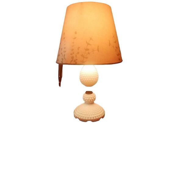 Vintage hobnail milk glass table/bed lamp 14 inches high 6 in wide in excellent - Picture 5 of 8